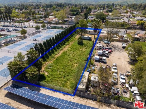 561 Royal Ave, Simi Valley CA  93065-4246 exterior