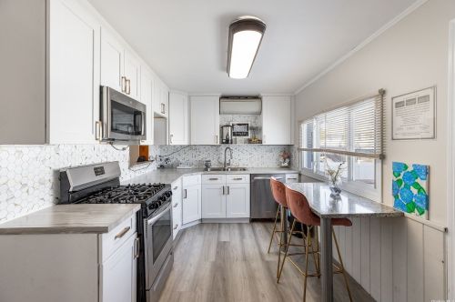 193 Elm Rd, Far Rockaway, NY 11096-1713