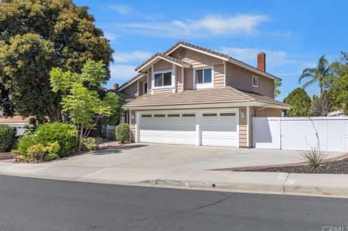 21741 Midcrest Dr, El Toro, CA 92630-6586