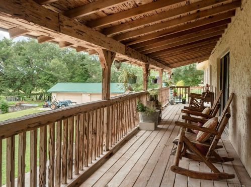 6737 180th Avenue Rd, Ocklawaha FL  32179-7002 exterior