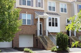 6153 Cenpac Ave, Columbus, OH 43213-4432