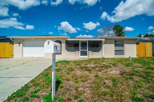 3143 Salisbury Dr, Tarpon Springs, FL 34691-4742