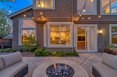 32 Bottlebrush Ct, Danville, CA 94506-4743