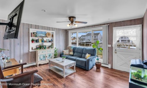 1019 Bowsprit Pt, Lacey Township NJ  08734-2706 exterior