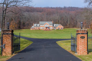 413 Long Ln, Basket, PA 19547-9016