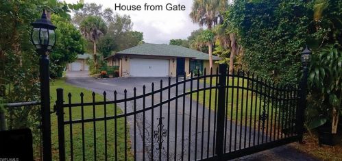 5133 Green Blvd, Naples, FL 34116-5051