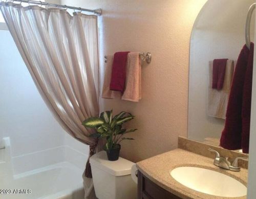 9032 64th Dr, Glendale AZ  85302-4005 exterior