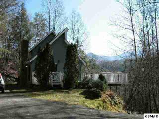 837 Clabo Loop, Gatlinburg, TN 37738-5033