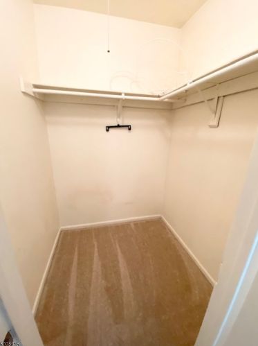 8 Plum Ct, Flemington NJ  08822-3007 exterior