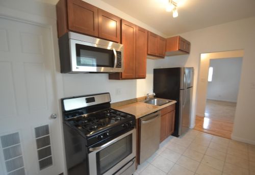 555 Locust St, Valpo IN  46383-6432 exterior