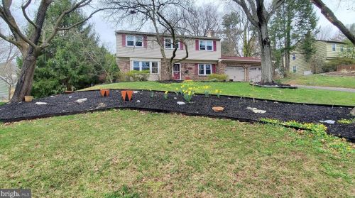 329 Colonial Ave, Collegeville, PA 19426-2537