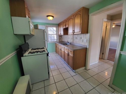 1096 Main St, Stamford, CT 06902-4330