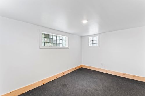 132 Firwood Dr, Bridgeville PA  15017-1204 exterior