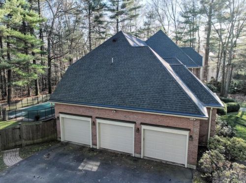 6 Townsend Rd, Farmington CT  06032-1569 exterior