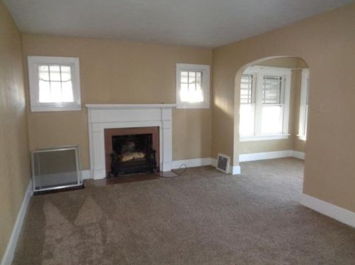 13 Ridge Ave, Greenville, PA 16125-1923