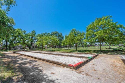 1409 Birdie Dr, Windsor CA  95492-8717 exterior