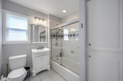 2 Riverside Dr, Airmont NY  10901-5703 exterior