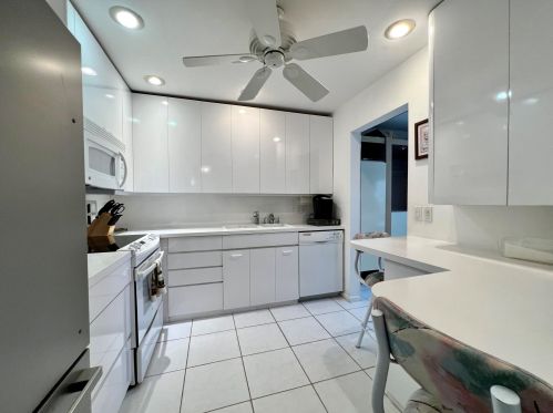 159 Plymouth V, West Palm Beach, FL 33417-1663