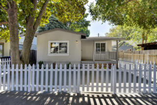 221 26th St, Sacramento, CA 95816-3106