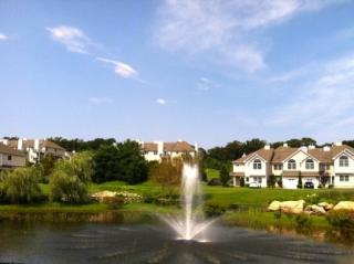2701 Willow Pond Dr, Northampton, NY 11901-7215