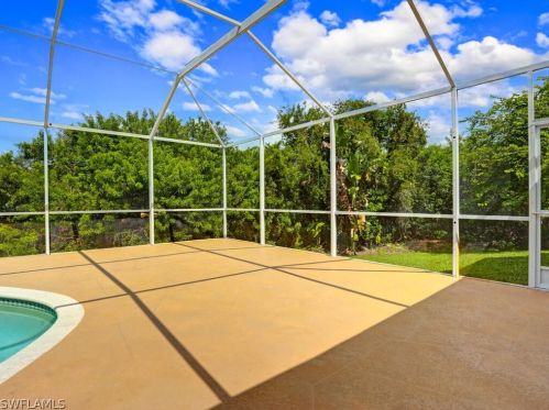 813 Glenn Ave, Lehigh Acres FL 33972-3333 exterior