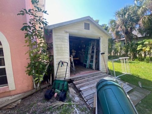 401 Hibiscus Ave, Lehigh Acres FL 33972-6906 exterior