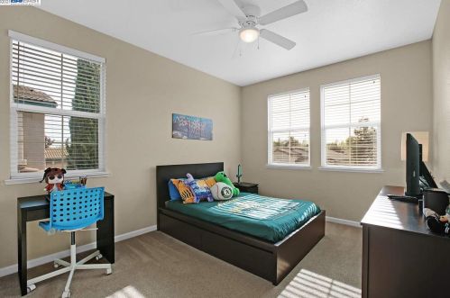 30 Matisse Ct, Oakley CA  94561-1777 exterior