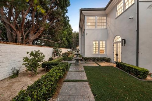 7 Cheshire Ct, Newport Beach CA  exterior