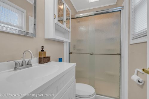 5 Wyoming Dr, Jackson Twp NJ  08527-1548 exterior