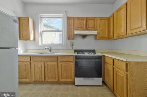 2622 Rhode Island Ave, Washington, DC 20018-2938