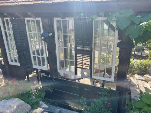 13 Manwaring St, United States Coast Guard Ac CT  06320-5619 exterior