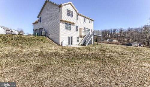 3200 Jonagold Dr, Harrisburg PA 17110-9128 exterior