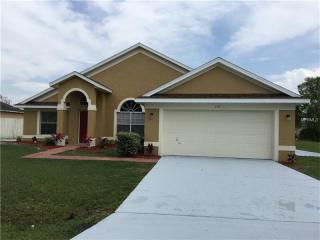 207 Bedford Dr, Kissimmee, FL 34758-2701