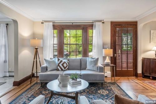54 Fairview Ave, Ridgewood, NJ 07452-2512