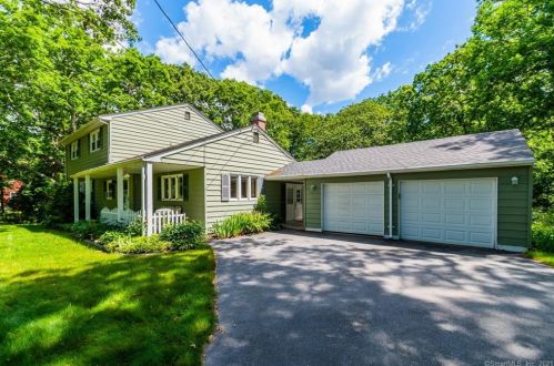 10 Lee Dr, Lyme CT  06371-2111 exterior