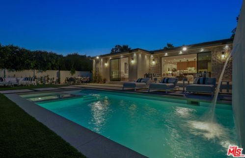 12600 Emelita St, North Hollywood CA  91607-1017 exterior