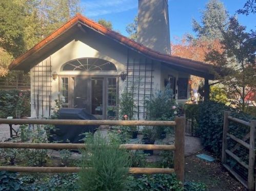 180 Fox Holw Rd, Redwood City CA  94062-3608 exterior