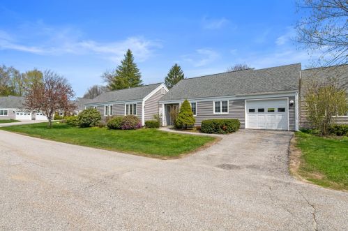 124 Hilltop Pl, New London NH  03257-5412 exterior