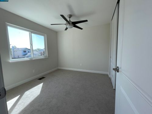 1870 Summerfield Ct, Oakley CA  94561-3074 exterior