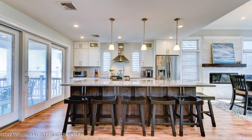 5 Fort Ave, Pelican Island NJ  08751-1512 exterior