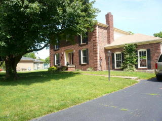 8903 Siena Ct, Louisville, KY 40299-1332