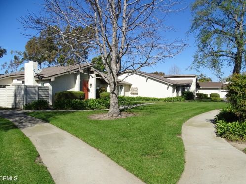 704 Holly Ave, Oxnard CA 93036-1907 exterior