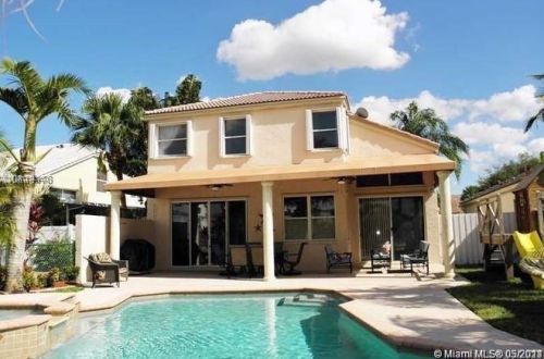 1664 158th Ln, Hollywood FL  33028-1695 exterior