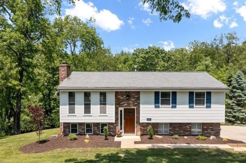 5031 Lakeview Dr, Gibsonia, PA 15044-8355