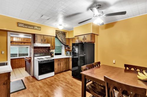 213 Elizabeth St, Pittsburgh PA  15207-1819 exterior