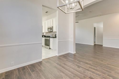 2701 Briarcrest Dr, Burleson TX  76028-6355 exterior
