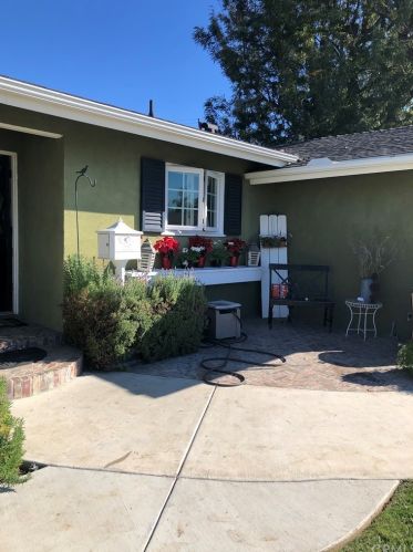 2059 Maplewood St, Orange, CA 92865-3861