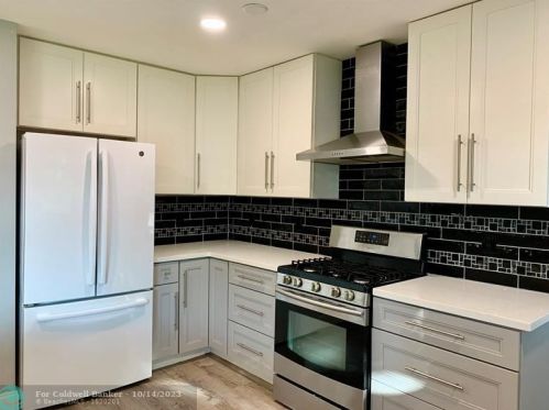 115 2nd Ave, Dania Beach FL  33004-4809 exterior