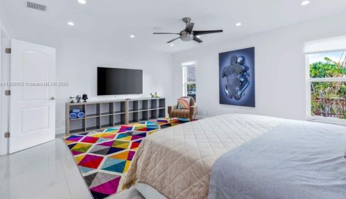 934 Nautilus Isle, Dania Beach FL  33004-2356 exterior