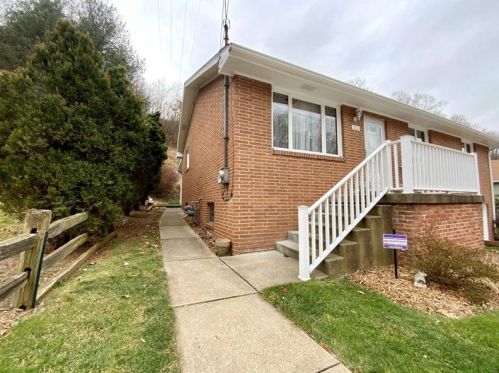 1036 Hazel Ave, Ambridge, PA 15003-1522